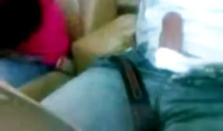 зашеметяващ тийнейджър поставя Голям кур seks videoklipove в путката на тънко момиче