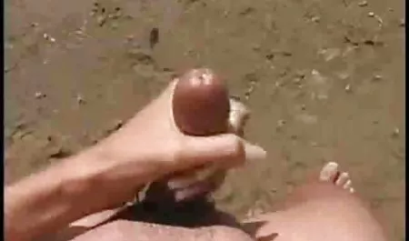 Мулатка с Малък кур lezbiiki porno и сперма в задника дяволите