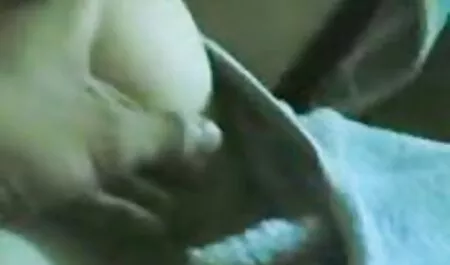 Доволен млад гладен за lizbiiki porno секс и яде сперма