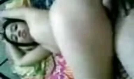 Стипендиантите се съгласяват да плащат порно секс видеоклипове за секс