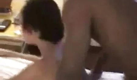 Зрял втори баща учи доведена дъщеря да се чука порно секс видеоклипове