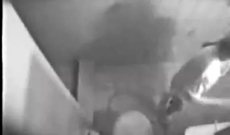 Тапи за уши bezplatni porno klipove пръсти леко
