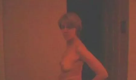 Чорапогащи отвлича porno s golqm kur кучка и прави медицински агент